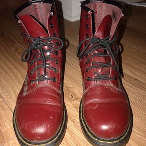 DR. MARTENS RED SIZE 10
